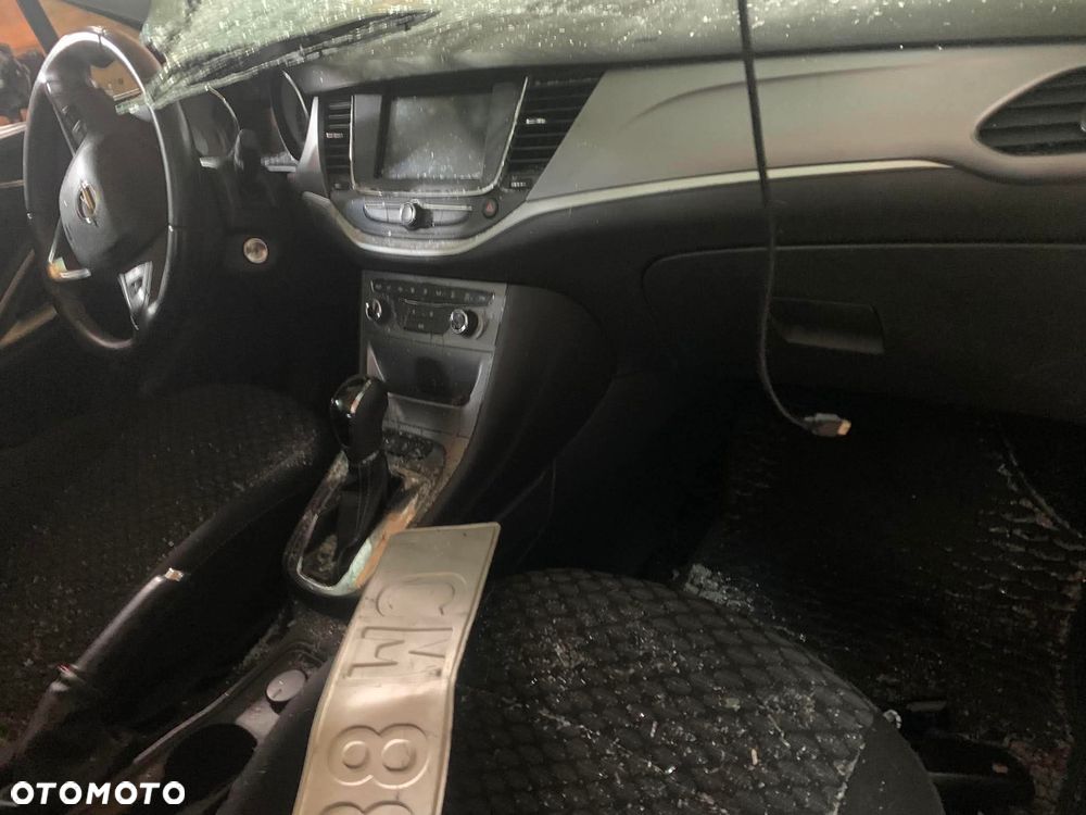 Opel Astra 1.4 T Enjoy S&S - 12