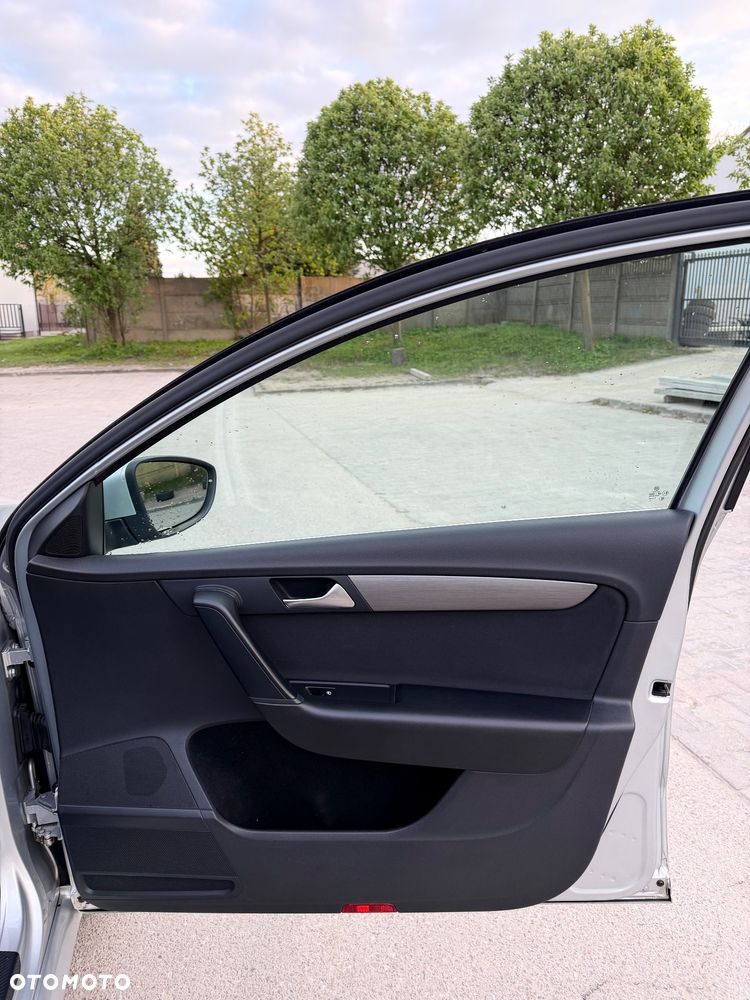 Volkswagen Passat 2.0 TDI BlueMotion Technology Highline - 20