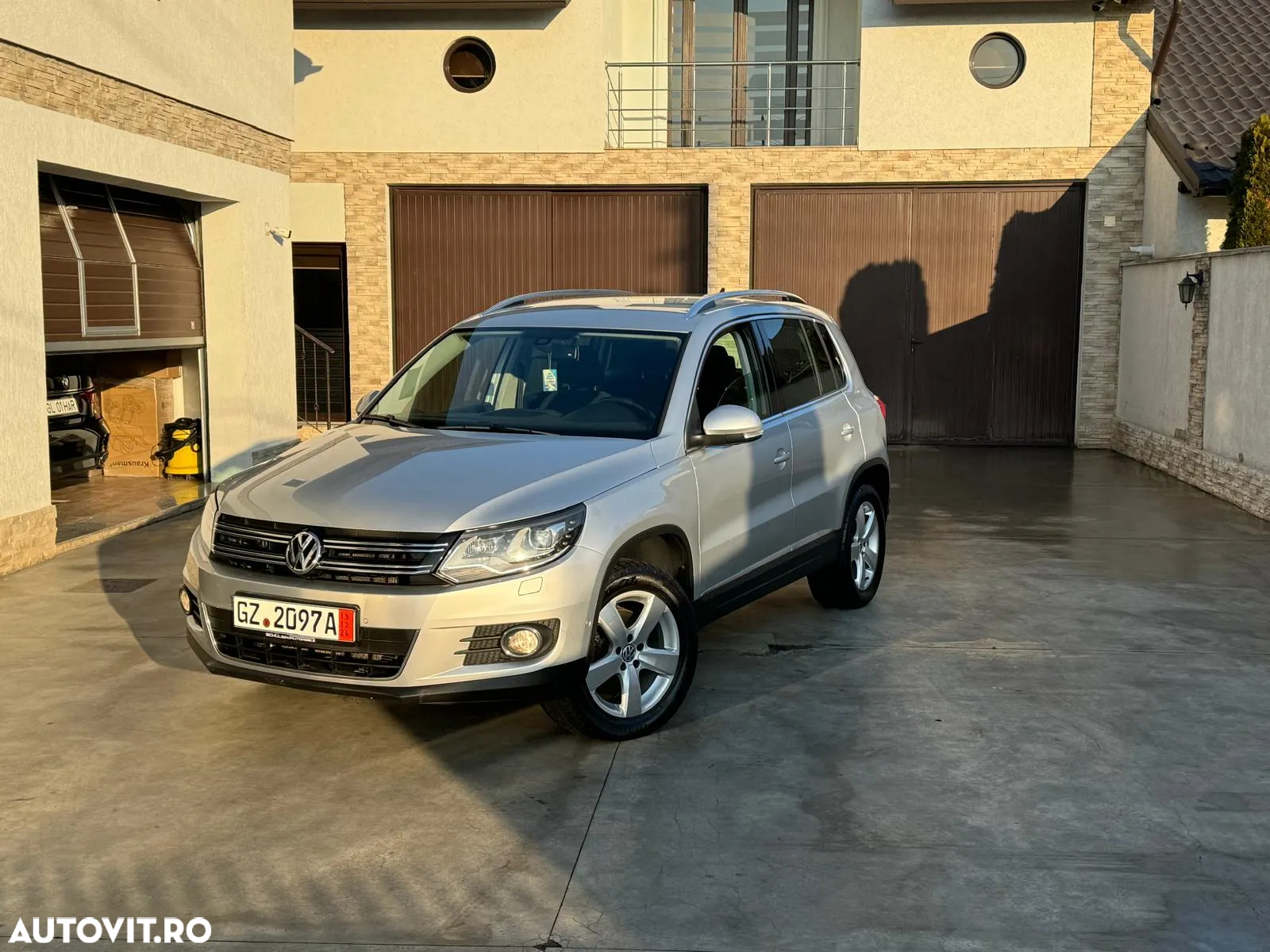 Volkswagen Tiguan - 3