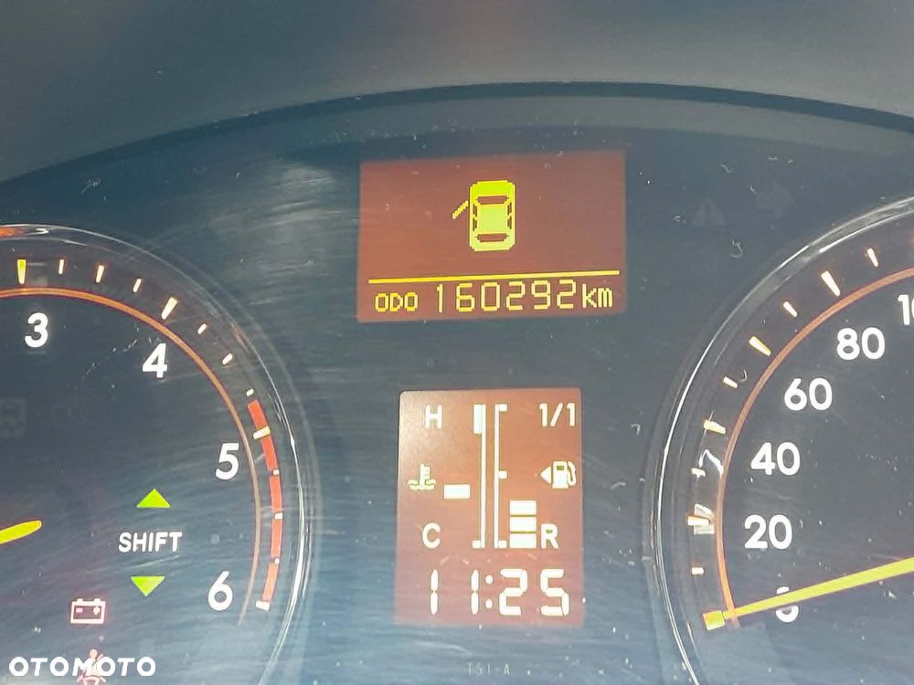 Toyota Avensis 2.0 D-4D - 16