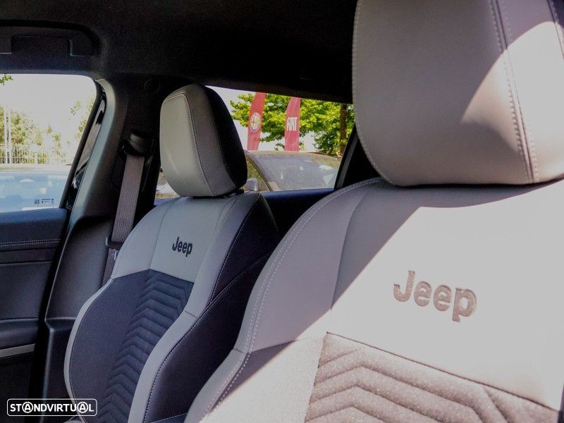 Jeep Compass 74 kWh First Edition — fotografia 11