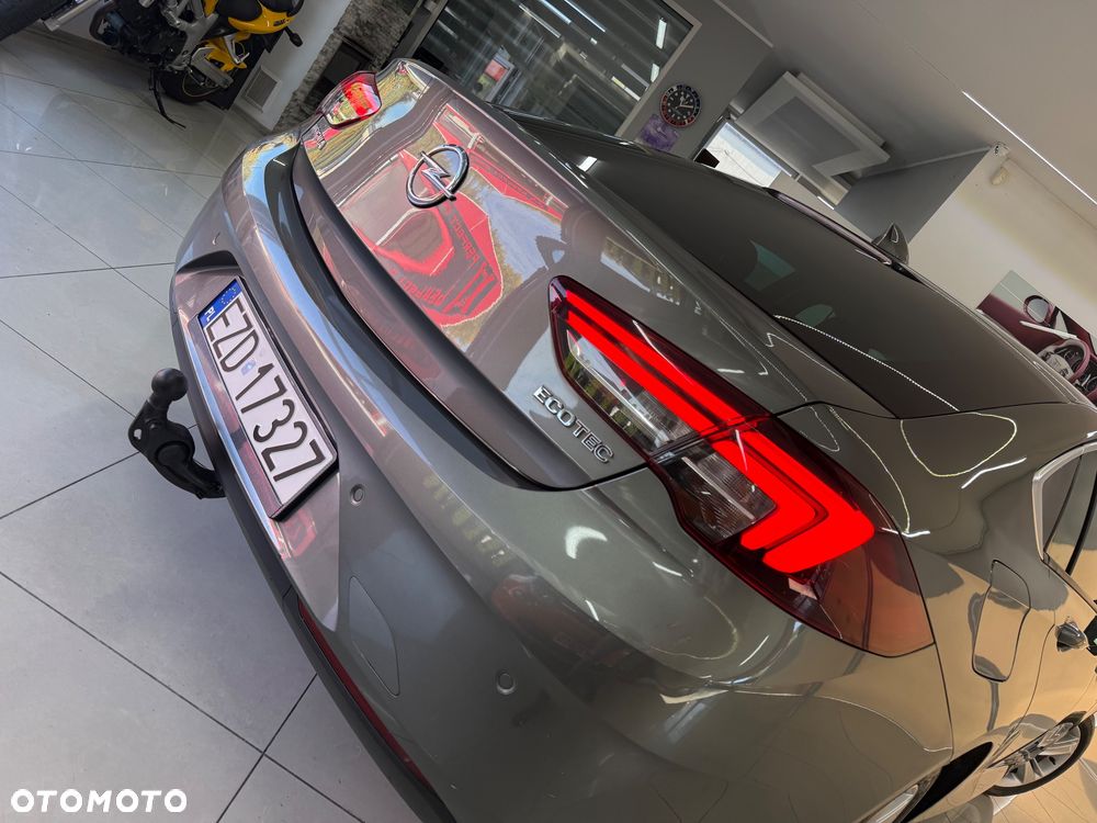 Opel Insignia 1.5 T Exclusive S&S - 25