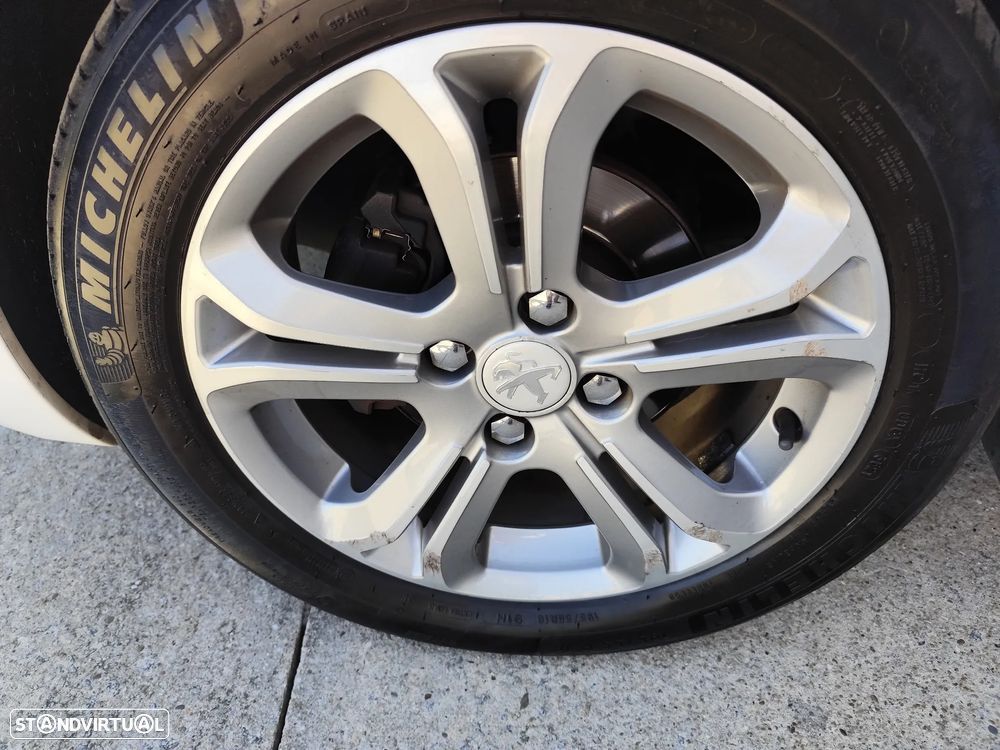 Peugeot 208 1.2 VTi Allure - 11