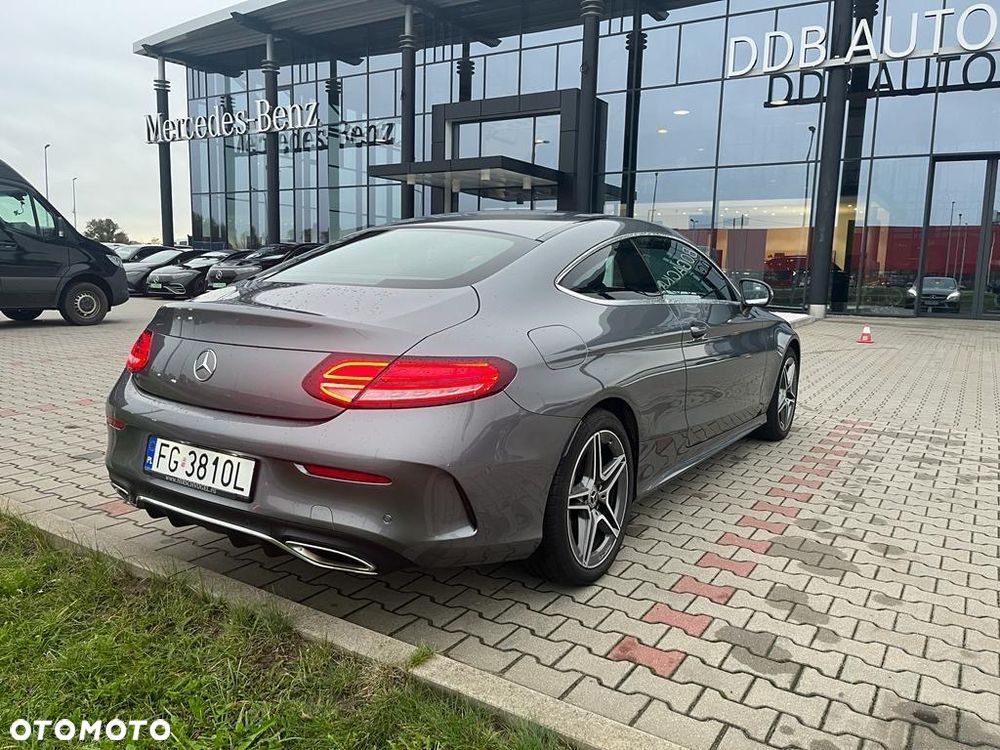 Mercedes-Benz Klasa C 200 4Matic 9G-TRONIC AMG Line - 2