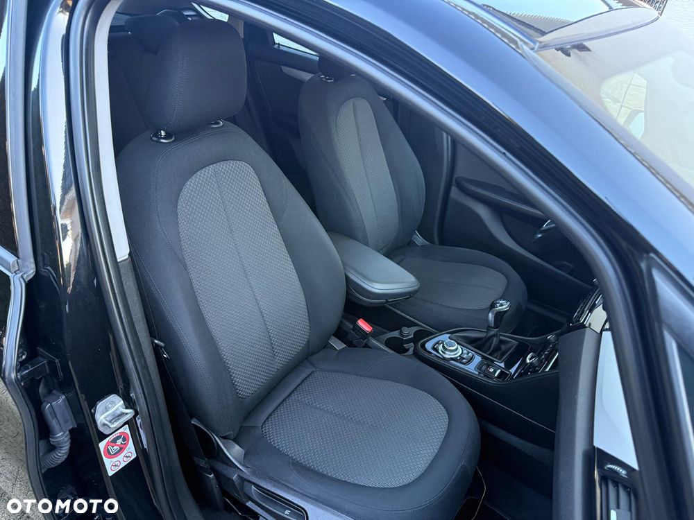 BMW Seria 2 214d - 24