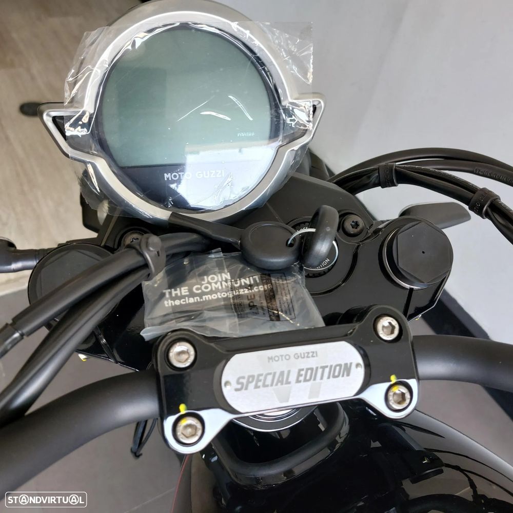 Moto Guzzi V7 Special Edition 850 - 3