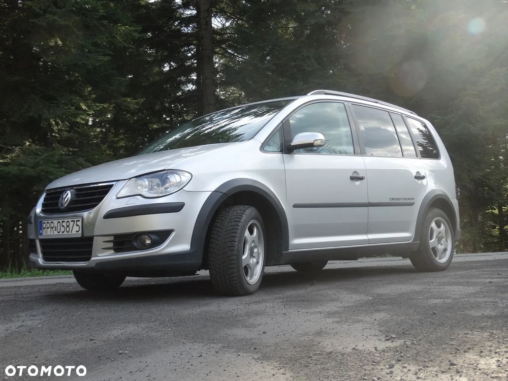 Volkswagen Touran 2.0 TDI DPF Cross - 7