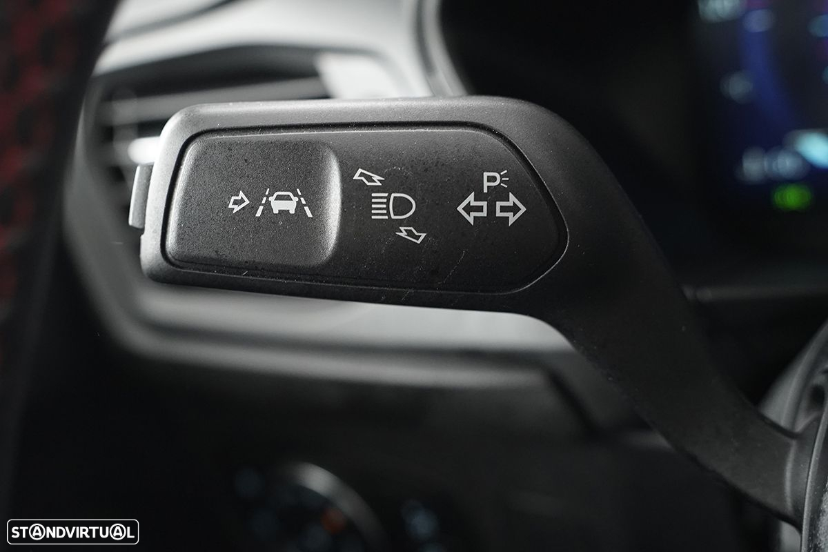 Ford Focus 1.0 EcoBoost MHEV ST-Line X - 16