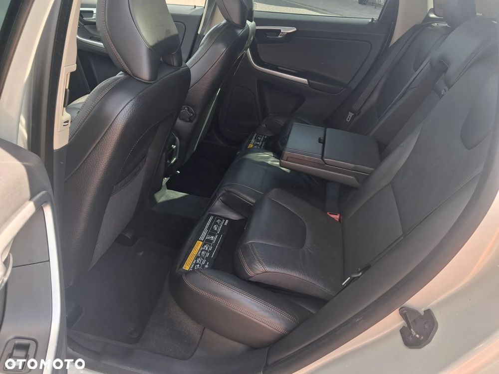 Volvo XC 60 2.4D AWD - 5