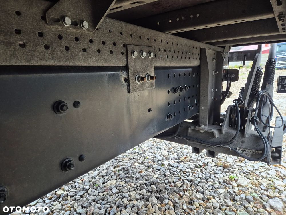 DAF XF ORYGINALNY PRZEBIEG z Niemiec / TANDEM ZESTAW PRZEJAZDOWY Z WINDĄ - 24