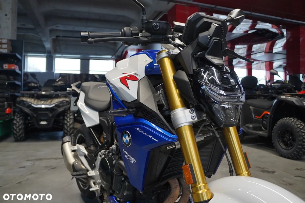 BMW F - 21