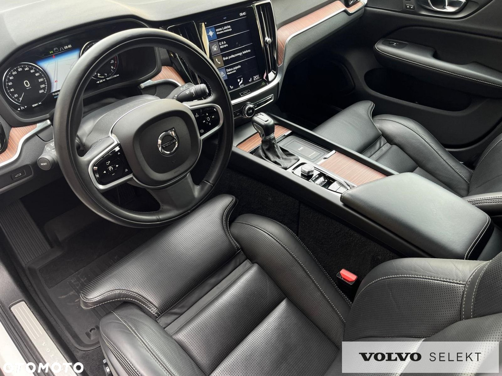 Volvo V60 Cross Country - 10