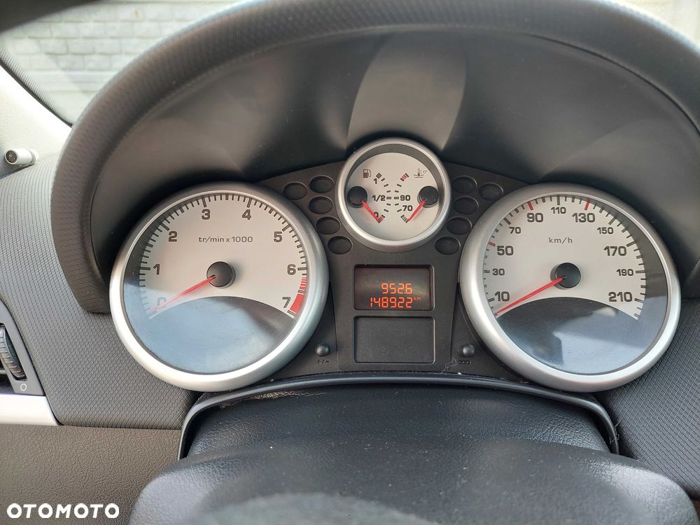 Peugeot 207 - 8