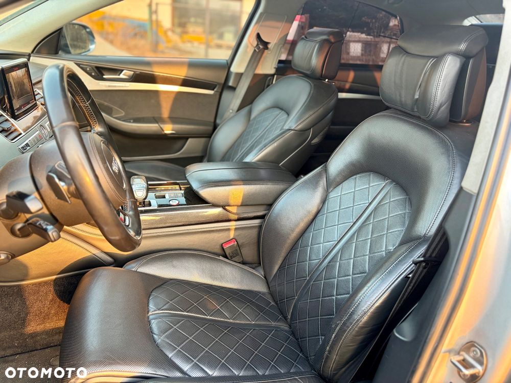 Audi S8 - 10