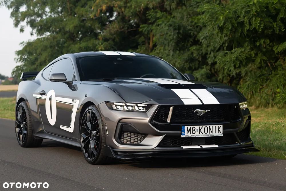 Ford Mustang - 1