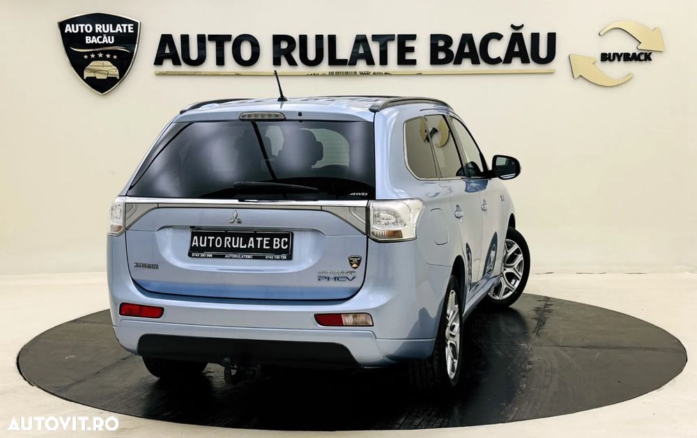 Mitsubishi Outlander 2.0 4WD Plug-In Hybrid - 6