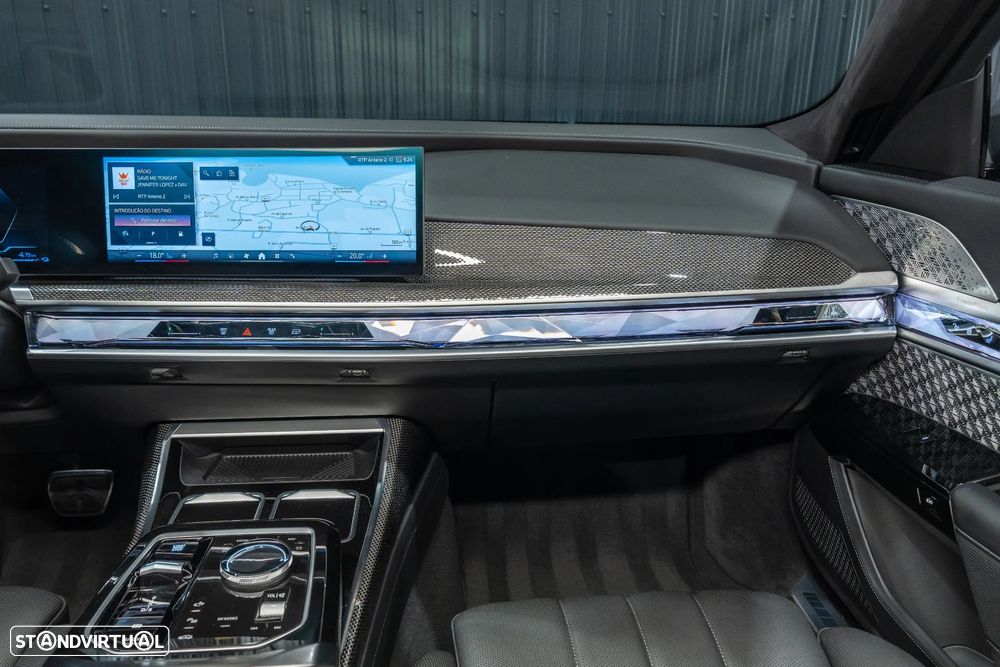 BMW 750 750e xDrive Pack Desportivo M - 8