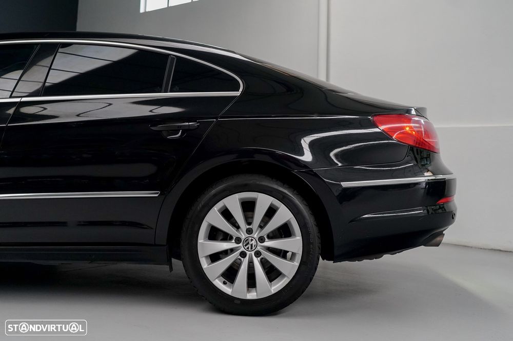 VW Passat CC 2.0 TDi BlueMotion - 21