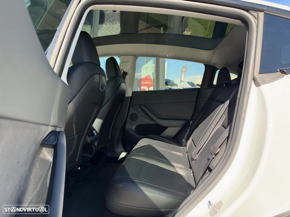 Tesla Model Y RWD - 15