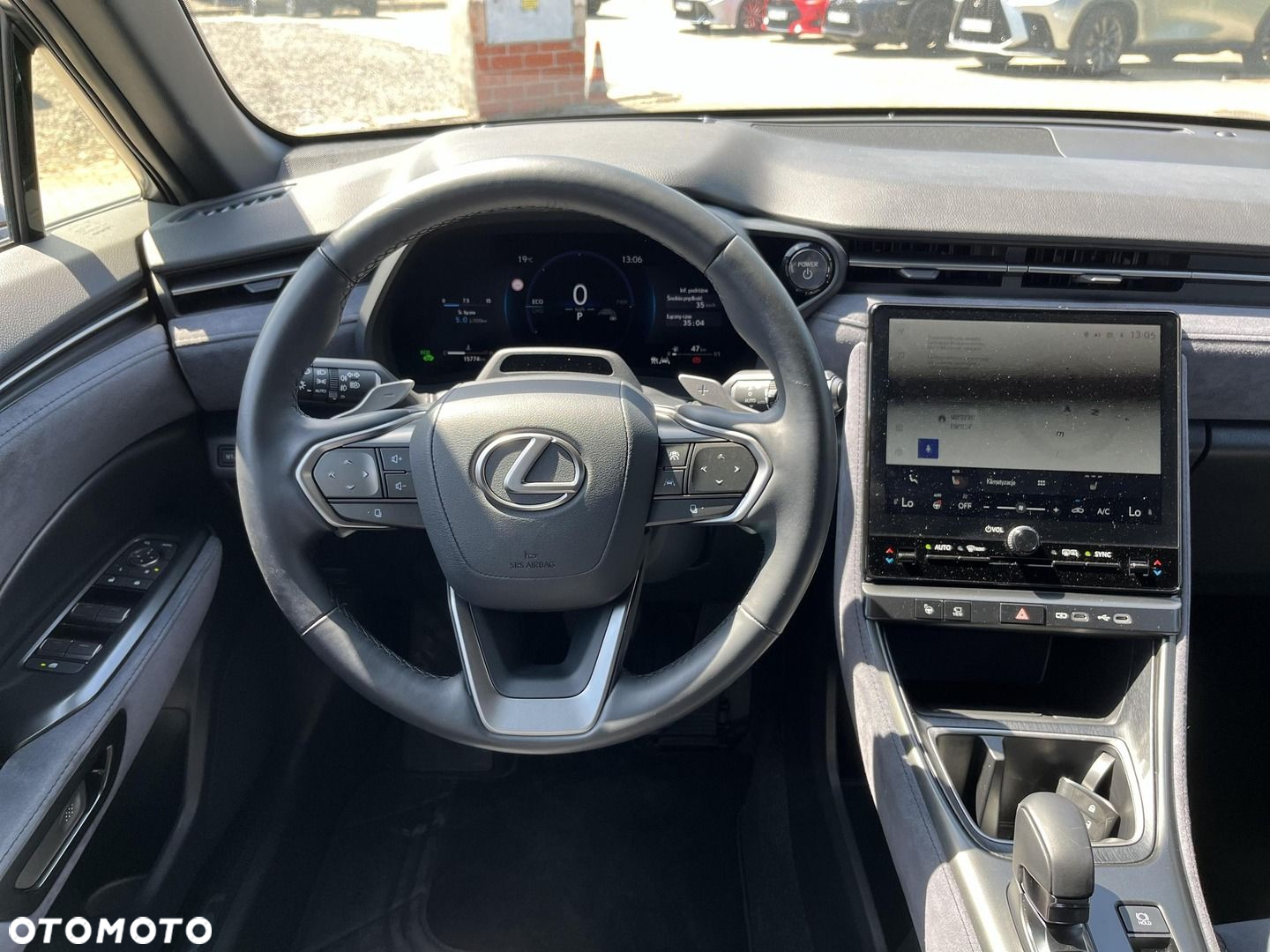 Lexus LBX - 12