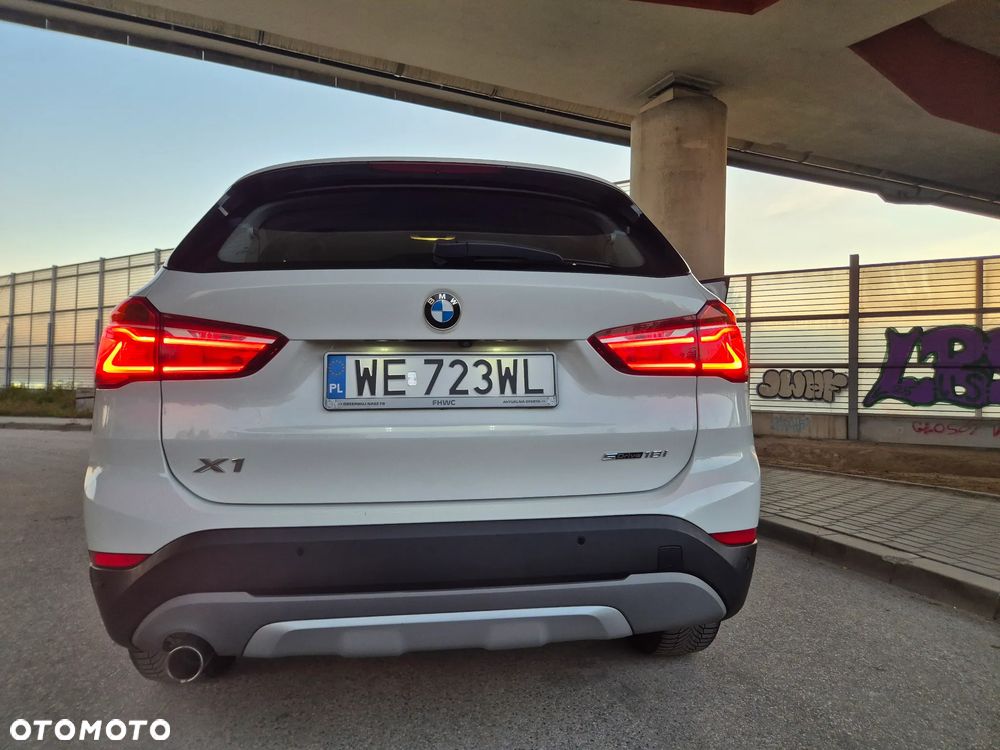 BMW X1 sDrive18i GPF xLine - 10