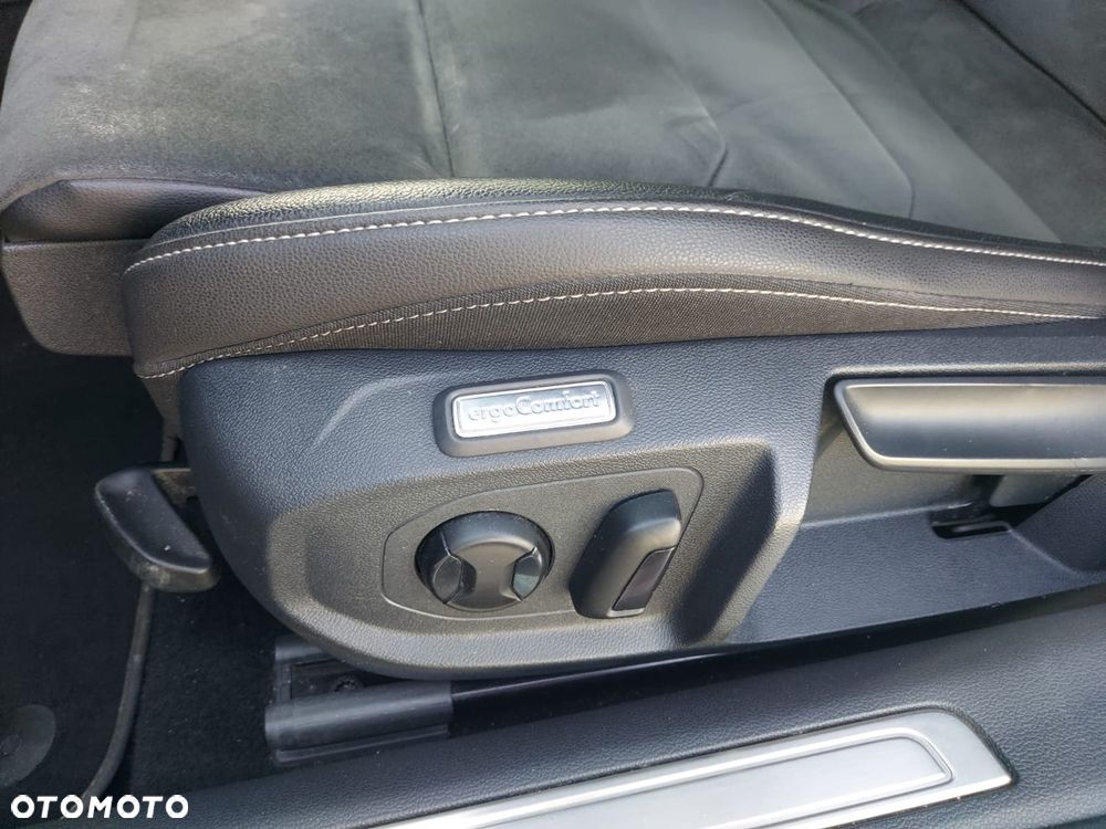 Volkswagen Arteon 2.0 TDI SCR DSG R-Line - 22