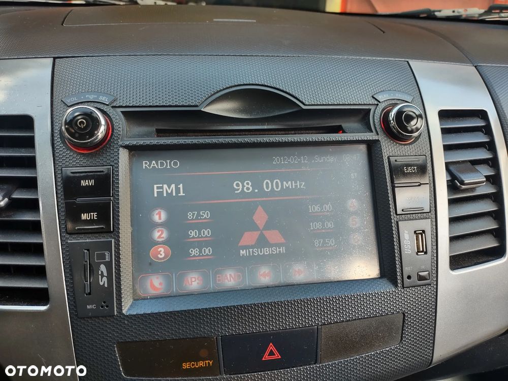 Mitsubishi Outlander 2.0 DID Instyle NAVI - 14