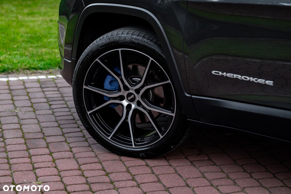 Jeep Cherokee - 11
