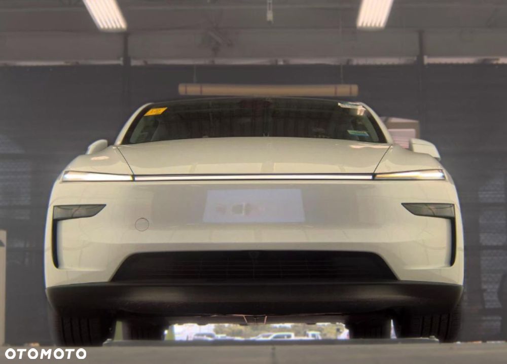Tesla Model Y - 5