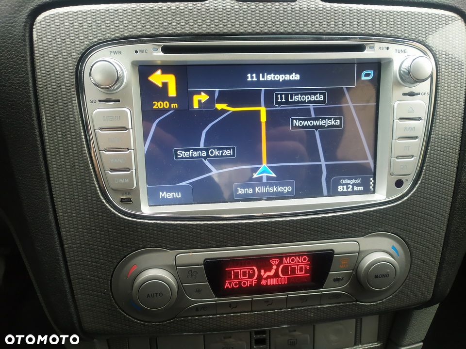 Ford Focus ver-1-6-16v-titanium - 10