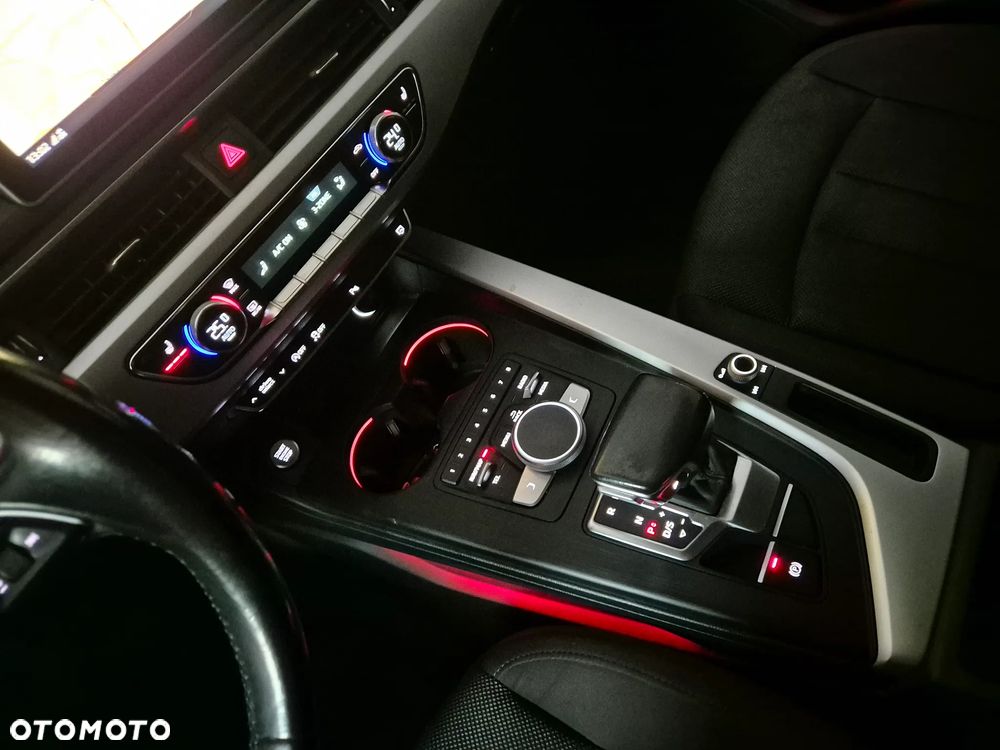 Audi A4 Avant 2.0 TDI Design S tronic - 22