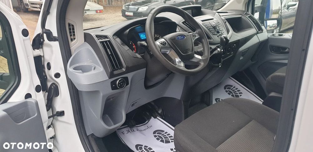 Ford Transit - 9