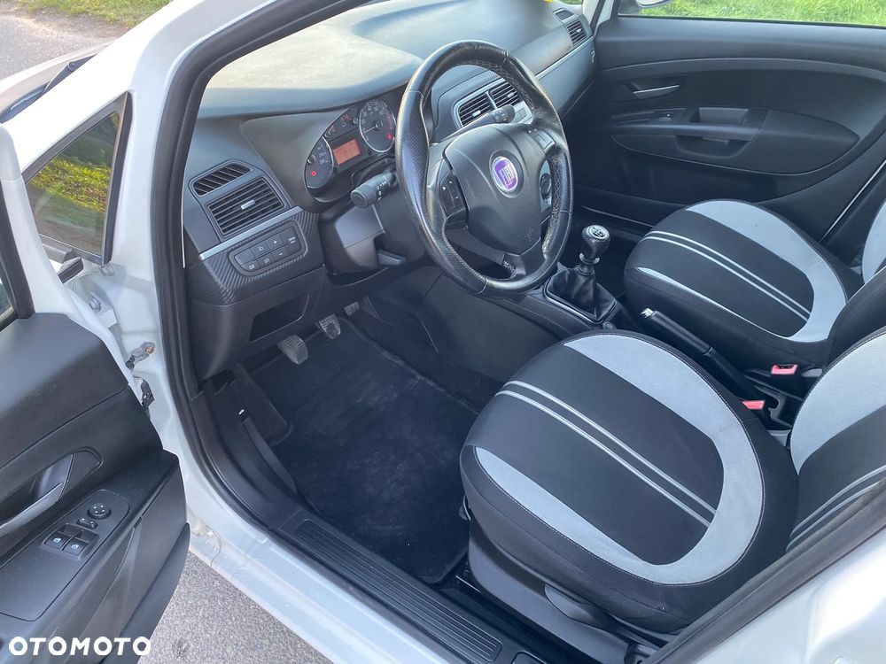 Fiat Grande Punto - 12