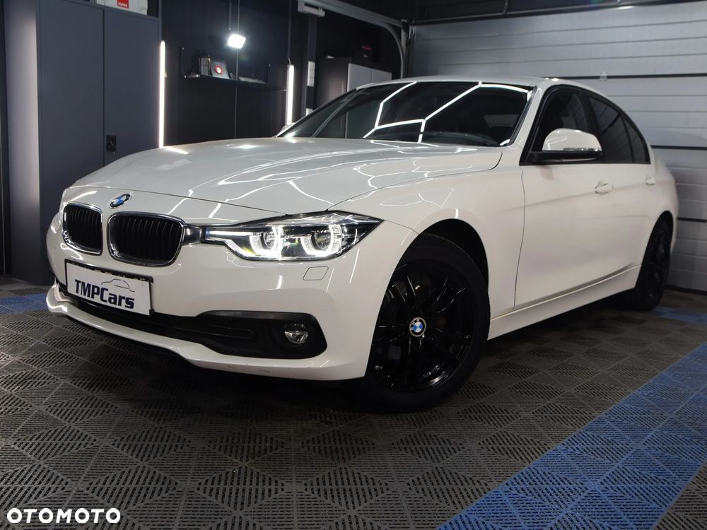 BMW Seria 3 318i - 5