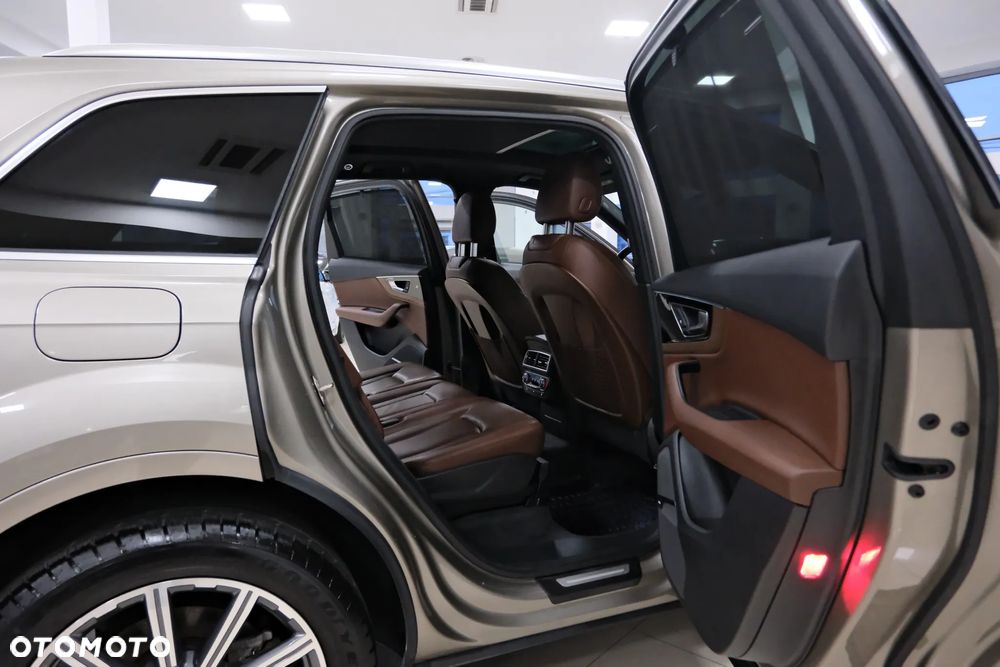 Audi Q7 - 35
