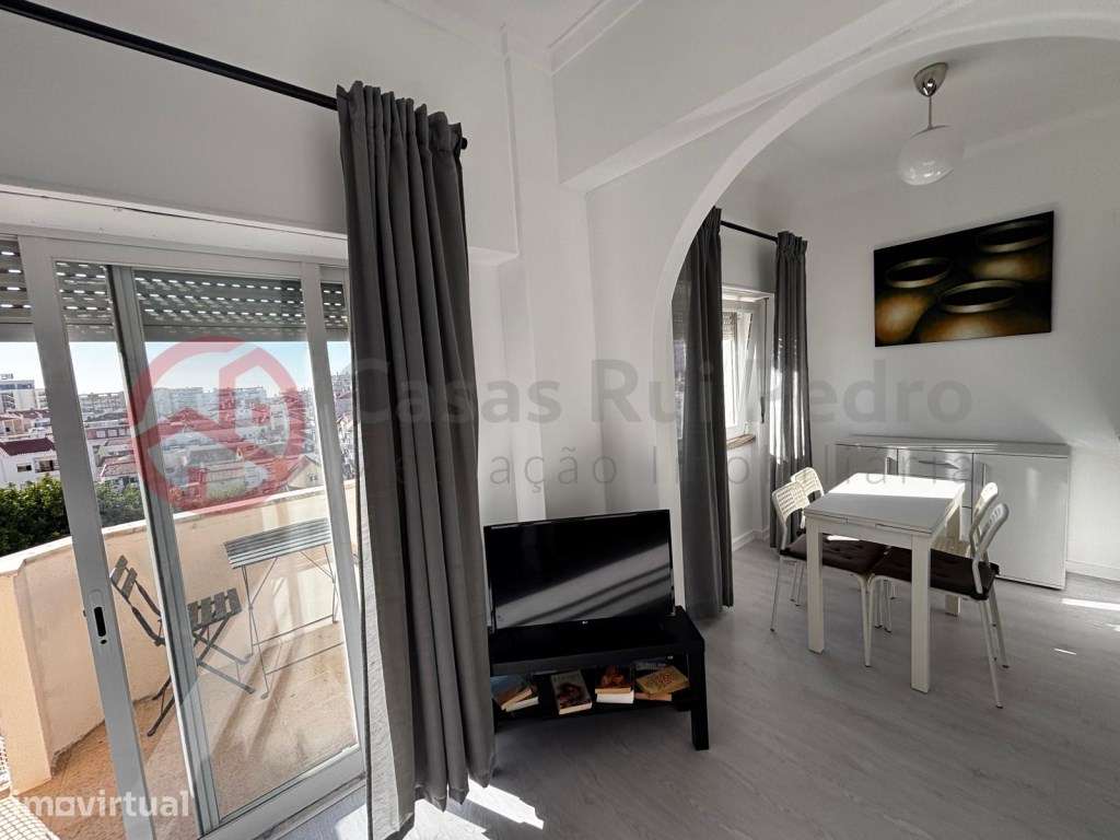 Apartamento T1 com parqueamento e elevador no centro da Costa da Ca... - Grande imagem: 4/20