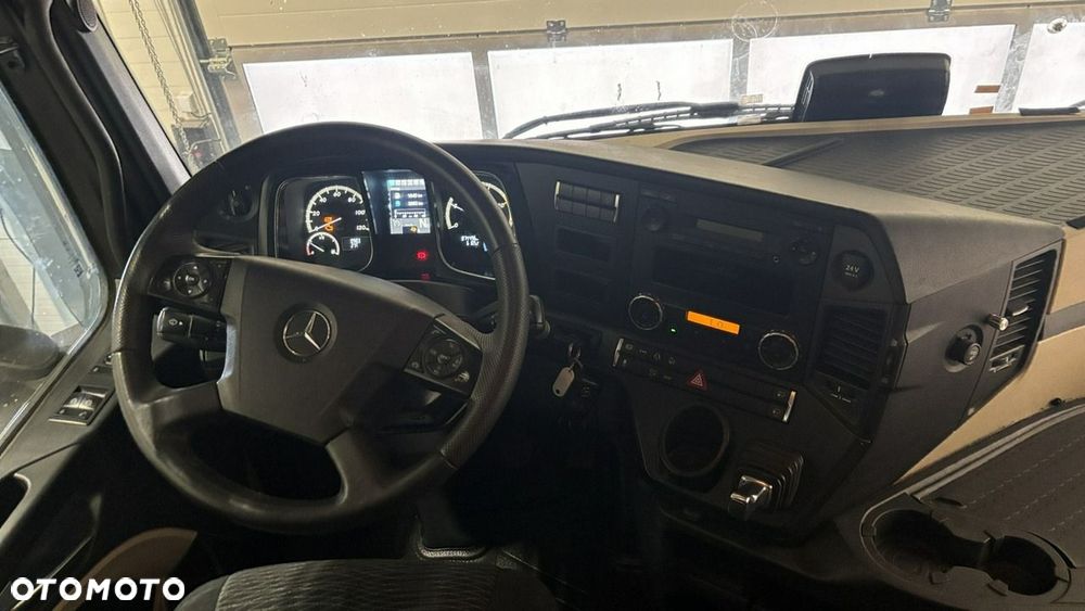Mercedes-Benz Actros - 15
