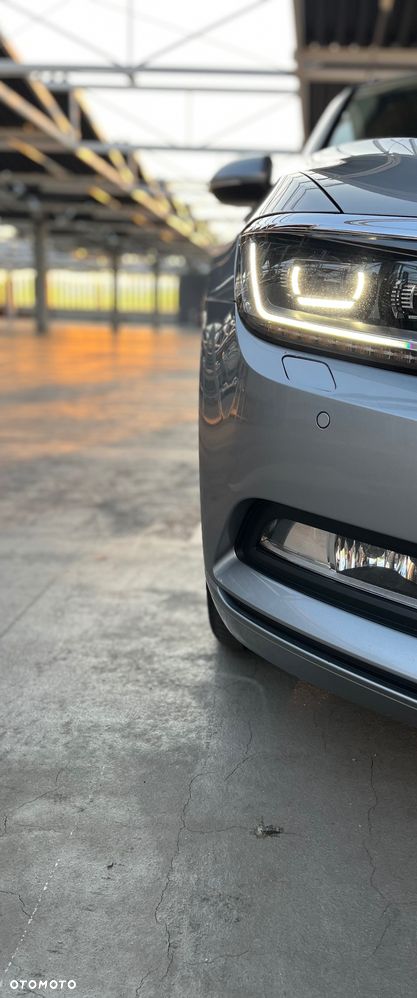 Volkswagen Passat 2.0 TDI SCR Comfortline - 15