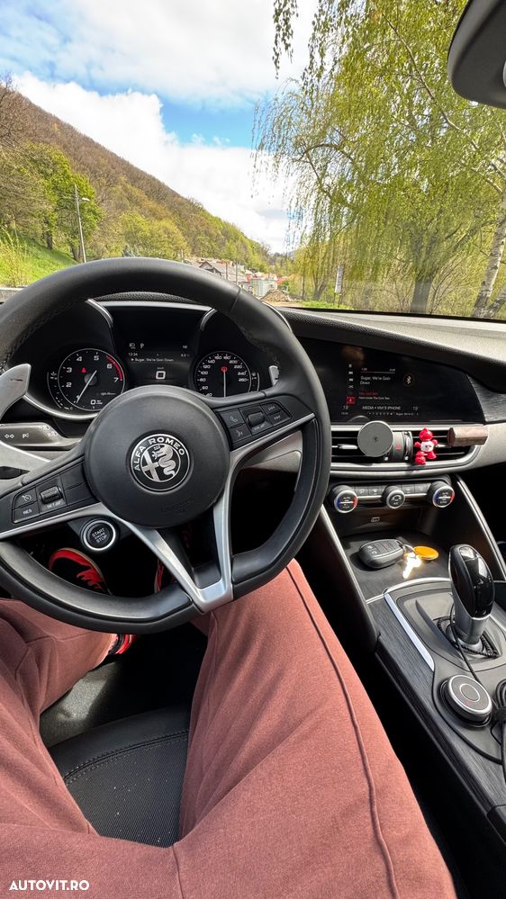 Alfa Romeo Giulia 2.0 Turbo RWD AT8 - 13