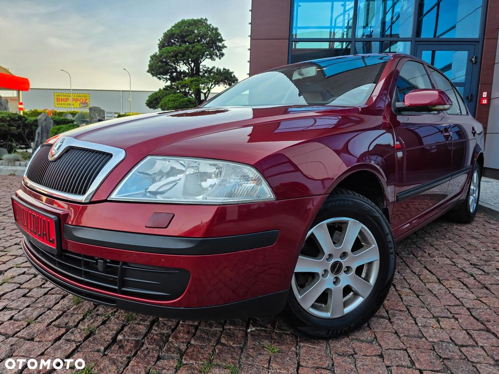 Skoda Octavia 1.6 Ambiente - 17