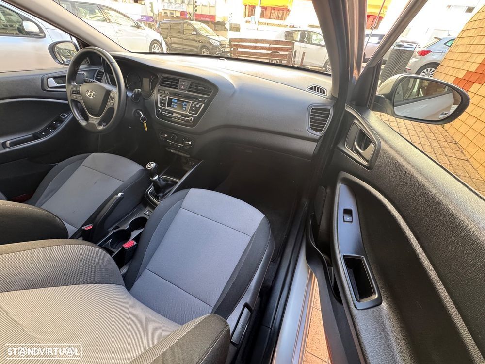 Hyundai i20 1.2 Comfort - 13