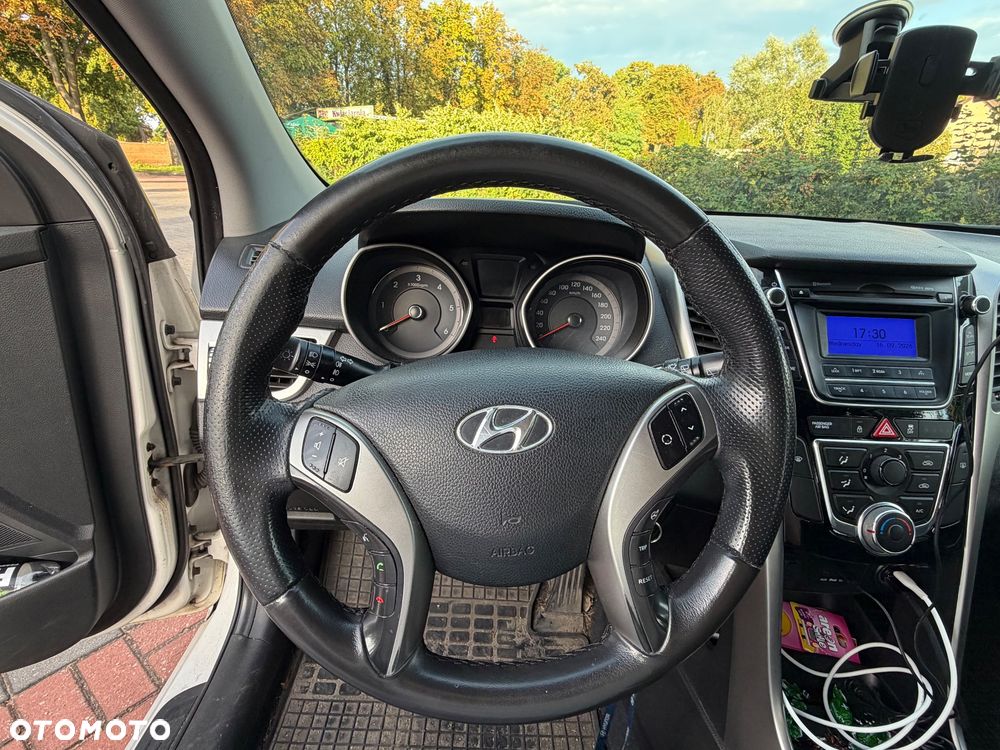 Hyundai i30 1.6 CRDi Classic + - 23
