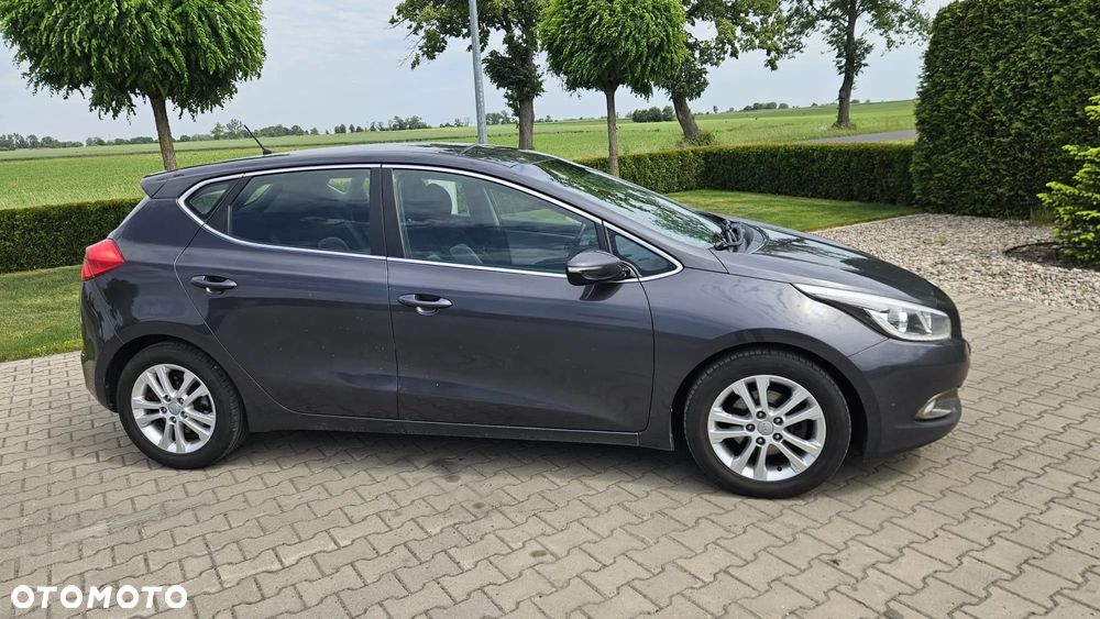Kia Ceed - 16