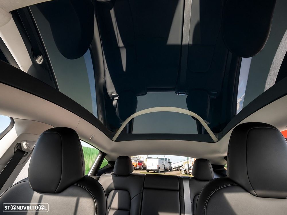 Tesla Model Y Standard - 17