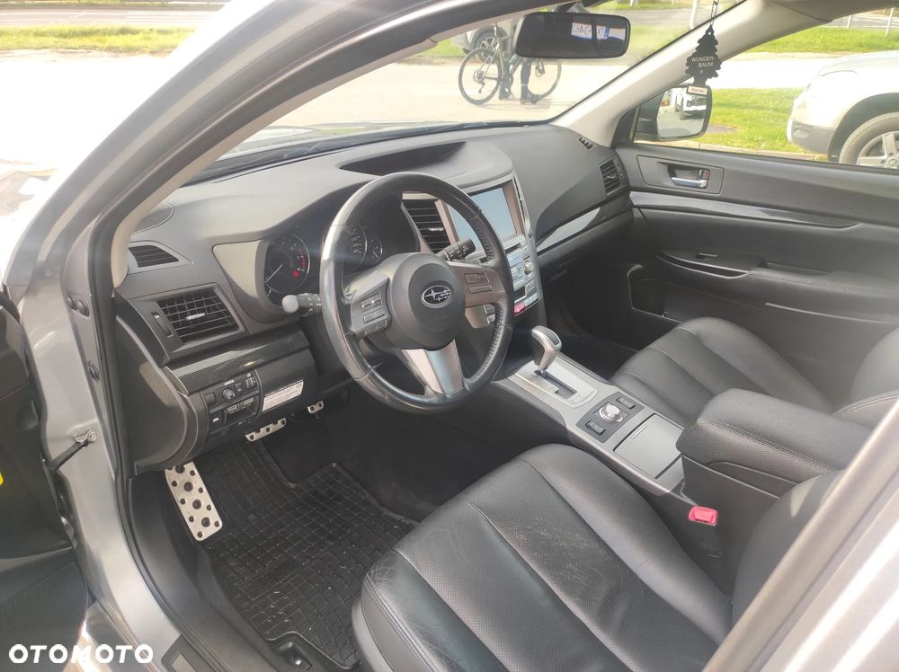 Subaru Legacy 2.5i GT - 21