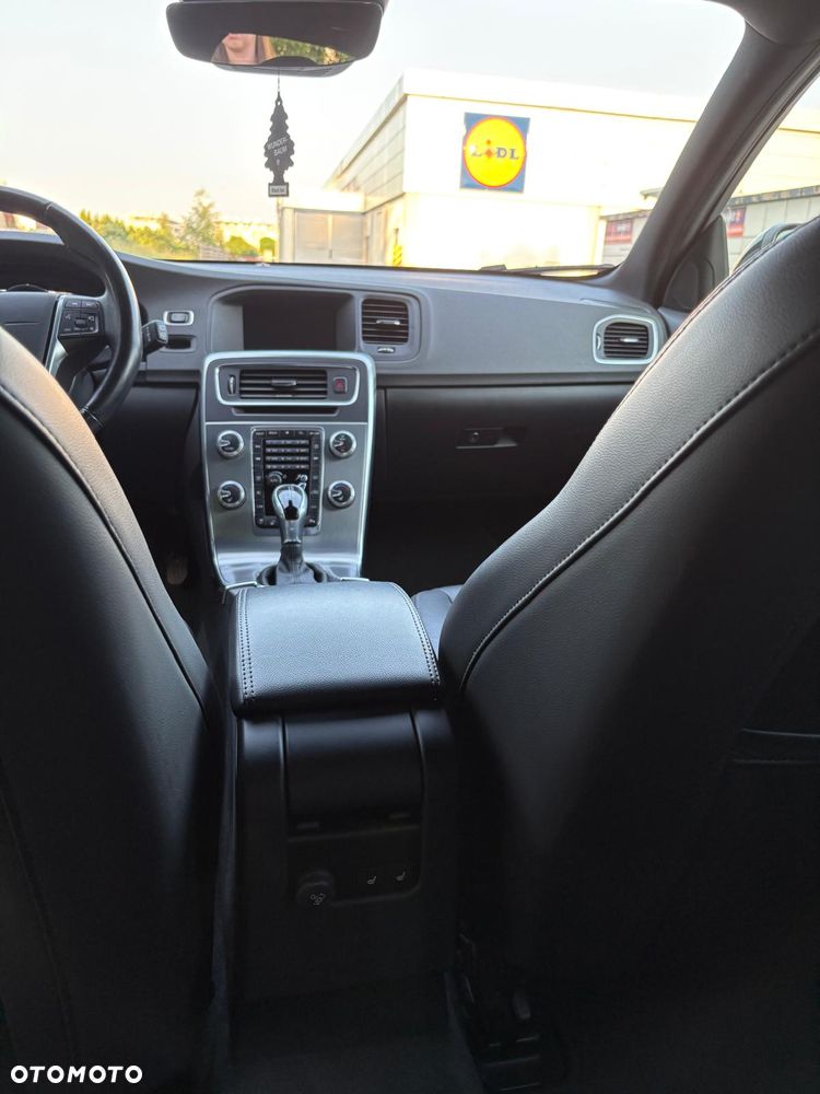 Volvo V60 D4 Drive-E Summum - 13