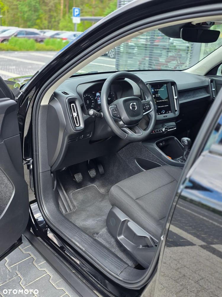 Volvo XC 40 T3 Momentum Pro - 25