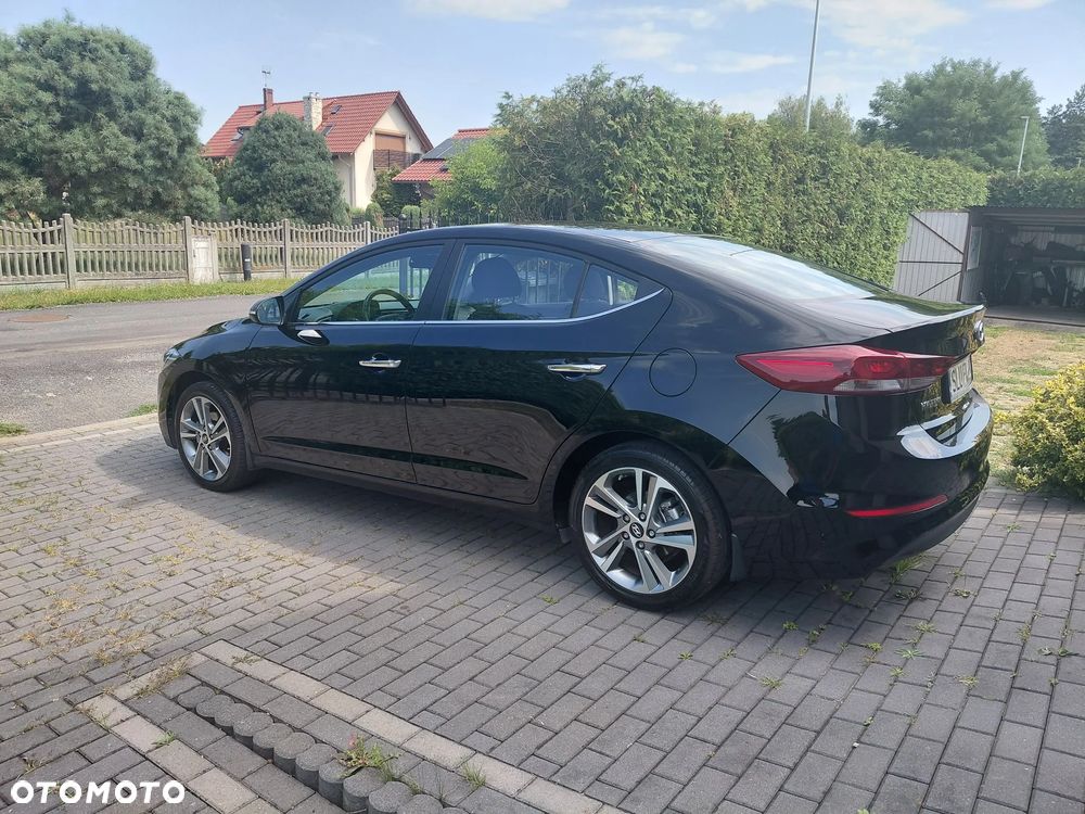 Hyundai Elantra 1.6 Style - 3