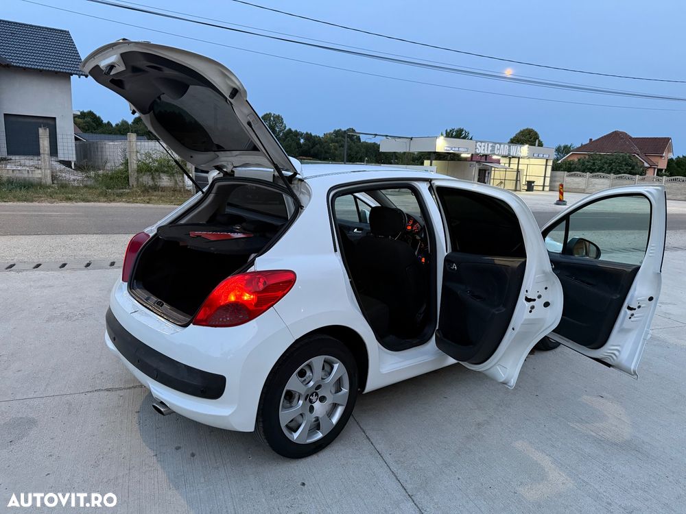 Peugeot 207 1.6HDI Feline - 33
