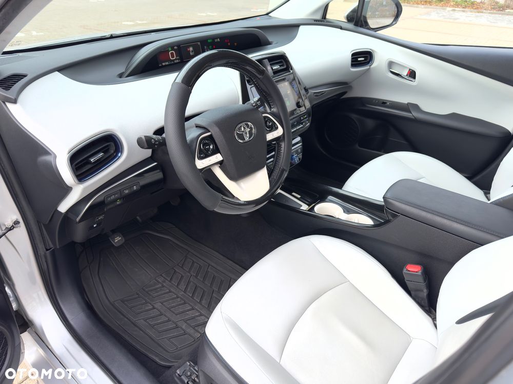 Toyota Prius 1.8 HSD Prestige - 10